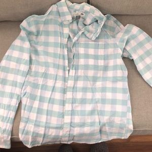 Mens size XL slim fit blue and green button down shirt.